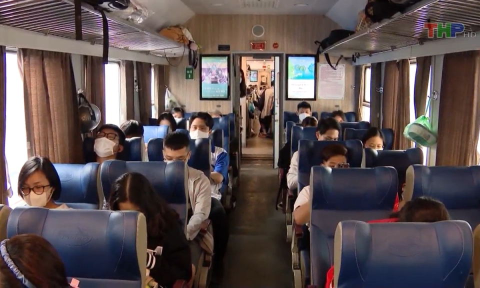 Đường sắt giảm 10% gi&aacute; v&eacute; t&agrave;u cho học sinh đi thi, nhập học 