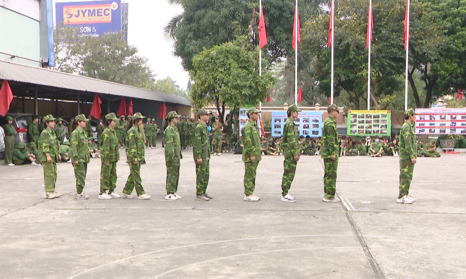 Ph&ecirc; duyệt danh mục s&aacute;ch gi&aacute;o khoa Quốc ph&ograve;ng an ninh lớp 11