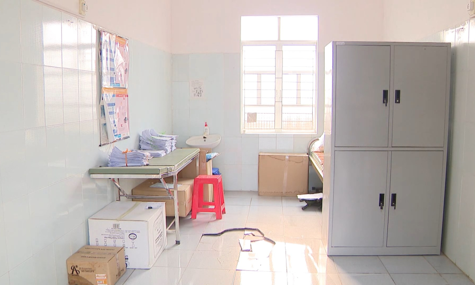 Y tế v&agrave; sức khỏe: Trạm y tế xuống cấp  