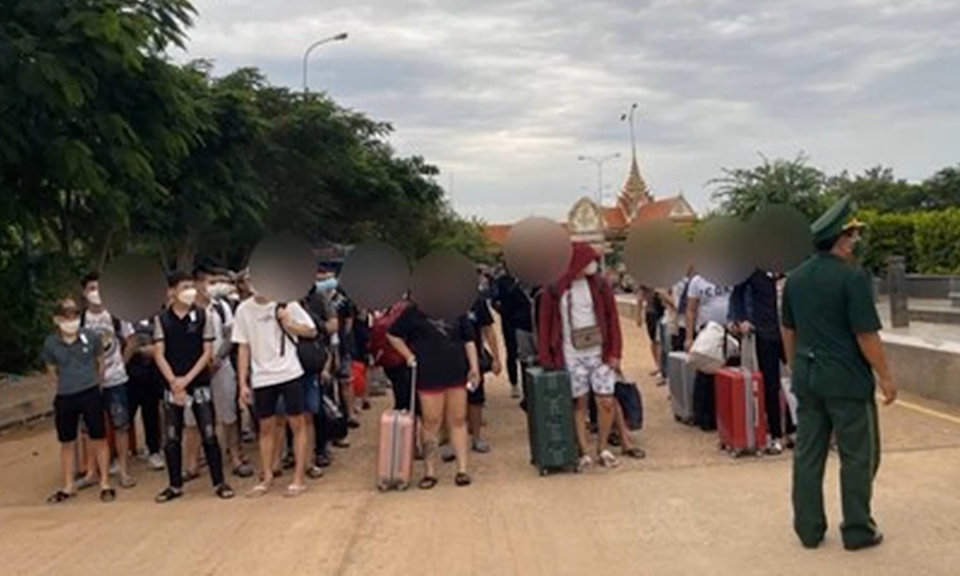 Cảnh b&aacute;o hiện tượng lừa đảo đưa người sang l&agrave;m việc lương cao tại L&agrave;o