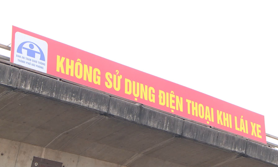 An to&agrave;n giao th&ocirc;ng: Thượng t&ocirc;n ph&aacute;p luật x&acirc;y dựng văn h&oacute;a giao th&ocirc;ng an to&agrave;n