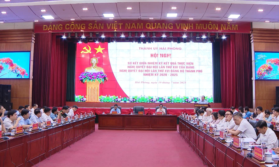 Quyết t&acirc;m thực hiện thắng lợi c&aacute;c mục ti&ecirc;u của nhiệm kỳ