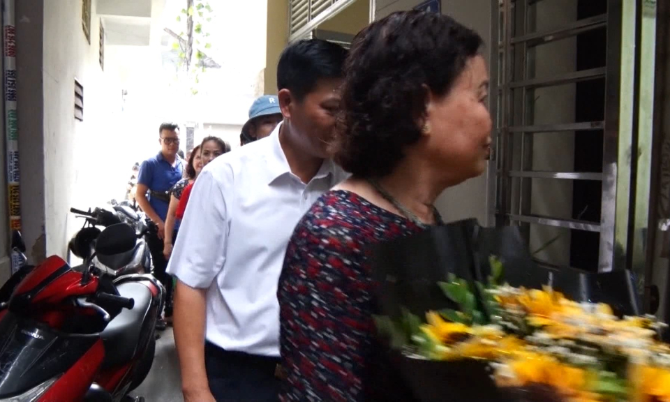 Quận L&ecirc; Ch&acirc;n hỗ trợ người c&oacute; ho&agrave;n cảnh kh&oacute; khăn