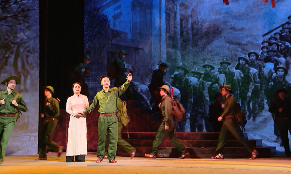 Giới thiệu vở ch&egrave;o &ldquo;Mưa đỏ&rdquo;