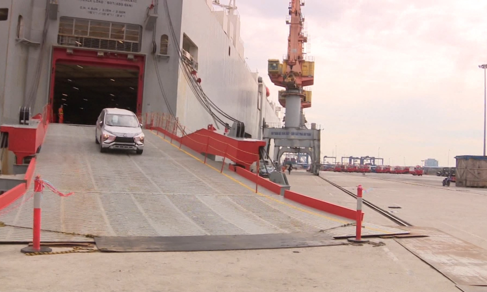 Lượng &ocirc; t&ocirc; nhập khẩu v&agrave;o Việt Nam tăng mạnh trong nửa đầu năm 2023