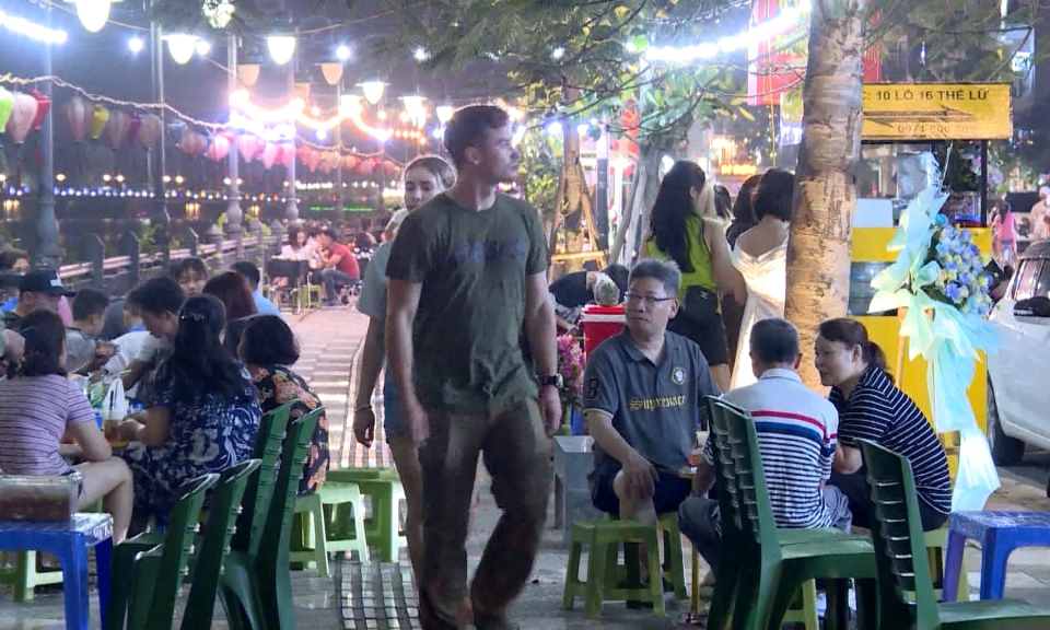 Việt Nam ph&aacute;t triển m&ocirc; h&igrave;nh du lịch đ&ecirc;m