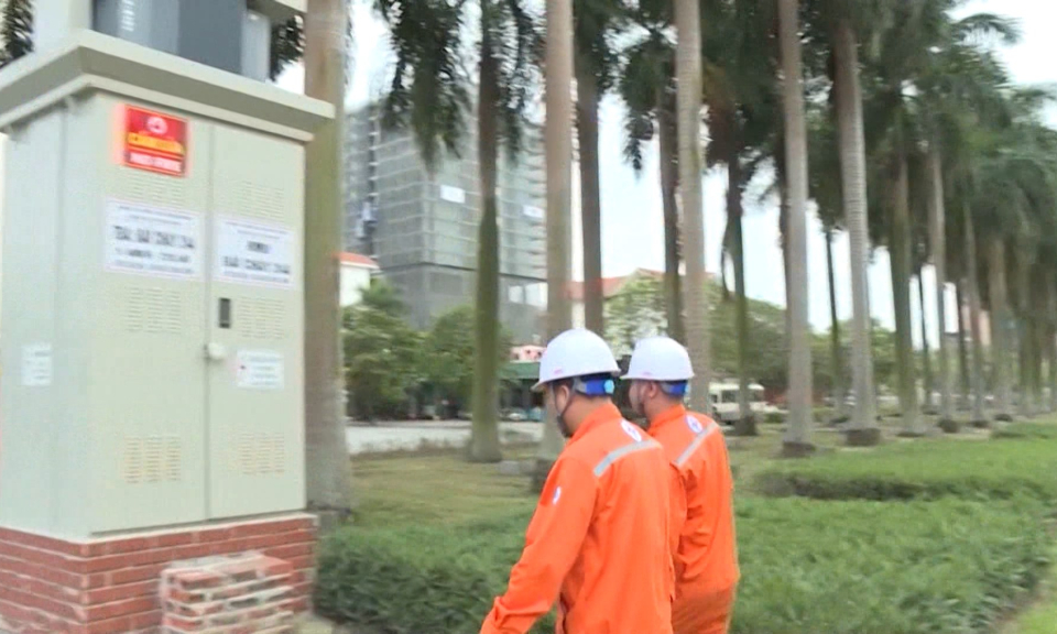 Bộ C&ocirc;ng thương đề xuất điều chỉnh gi&aacute; điện 3 th&aacute;ng/lần