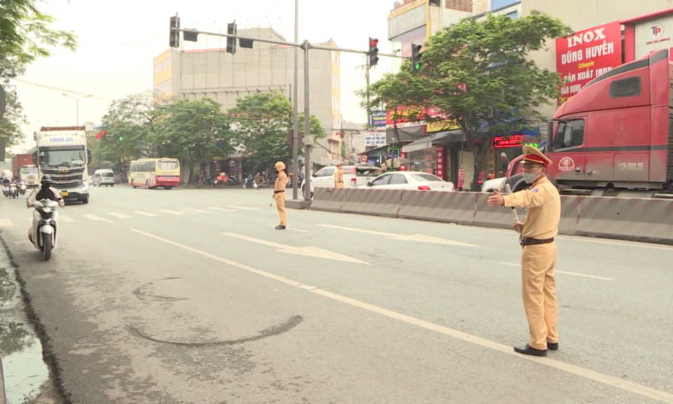 Tổng kiểm so&aacute;t xe &ocirc; t&ocirc; kinh doanh vận tải h&agrave;nh kh&aacute;ch từ 1/8