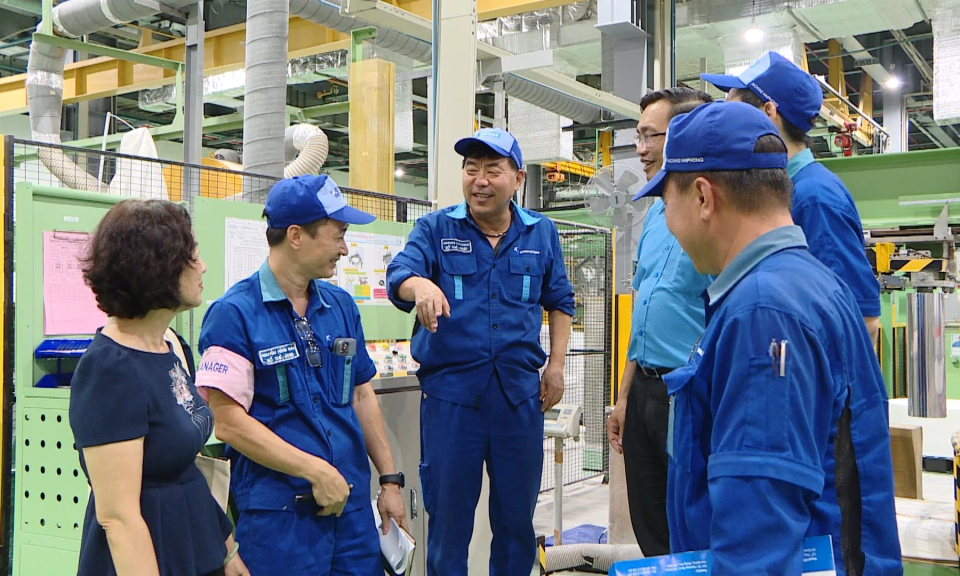 Lao động v&agrave; c&ocirc;ng đo&agrave;n: Hiệu quả từ phong tr&agrave;o lao động giỏi, lao động s&aacute;ng tạo