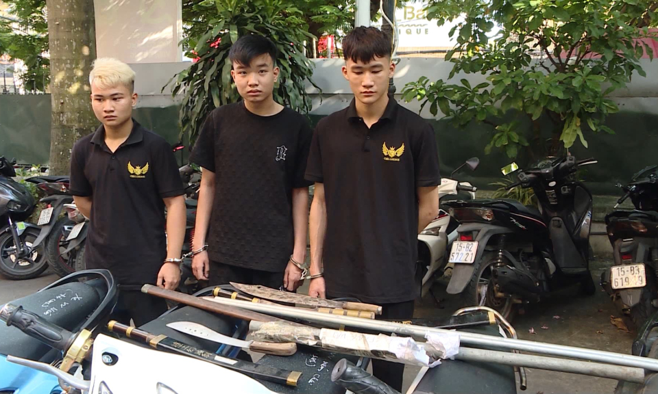 Tiếp tục bắt giữ nh&oacute;m đối tượng cố &yacute; g&acirc;y rối trật tự c&ocirc;ng cộng