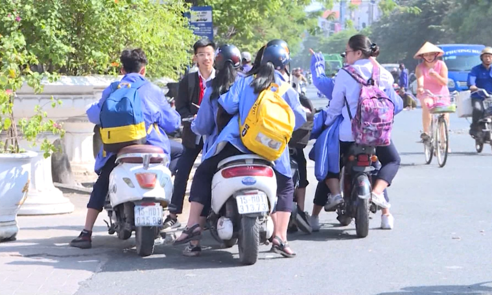 Ng&agrave;nh GD&ĐT Hải Ph&ograve;ng tăng cường phối hợp bảo đảm an to&agrave;n giao th&ocirc;ng đối với học sinh