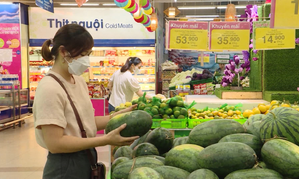 Chỉ số gi&aacute; ti&ecirc;u d&ugrave;ng trong 6 th&aacute;ng tăng 3,64%