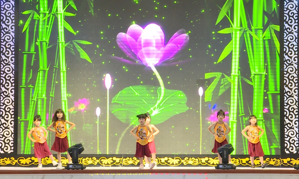 Măng non đất Cảng: H&egrave; về (Phần 2)