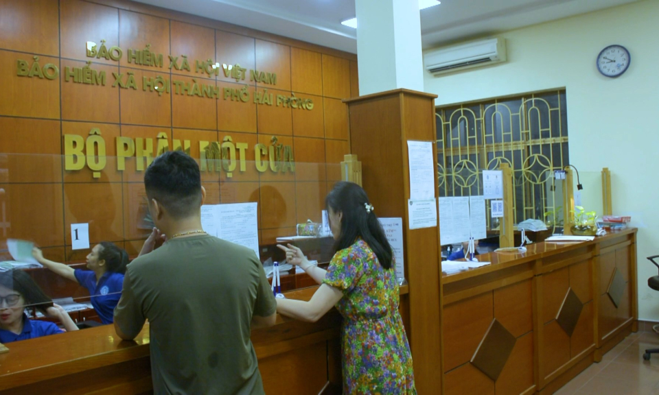 Điểm nhấn 365: Bảo hiểm y tế - Một trụ đỡ của hệ thống an sinh 