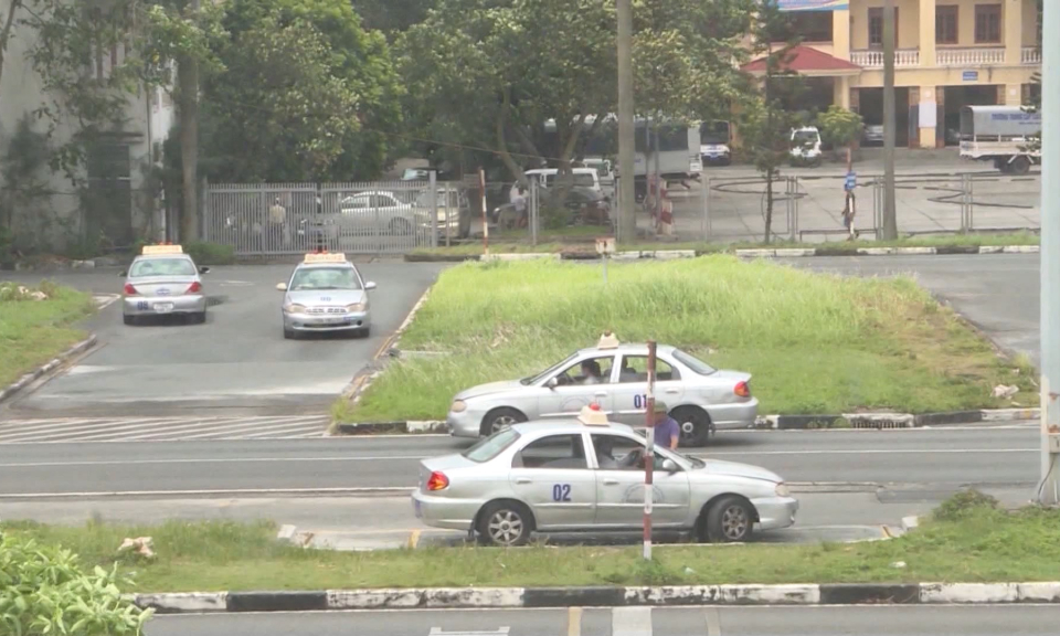 Tăng ph&iacute; s&aacute;t hạch l&aacute;i xe