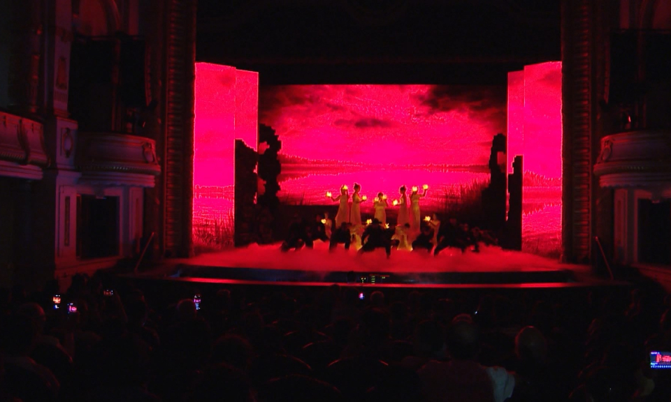 Vở ch&egrave;o &ldquo;Mưa đỏ&rdquo; được c&ocirc;ng diễn tại Nh&agrave; h&aacute;t lớn H&agrave; Nội