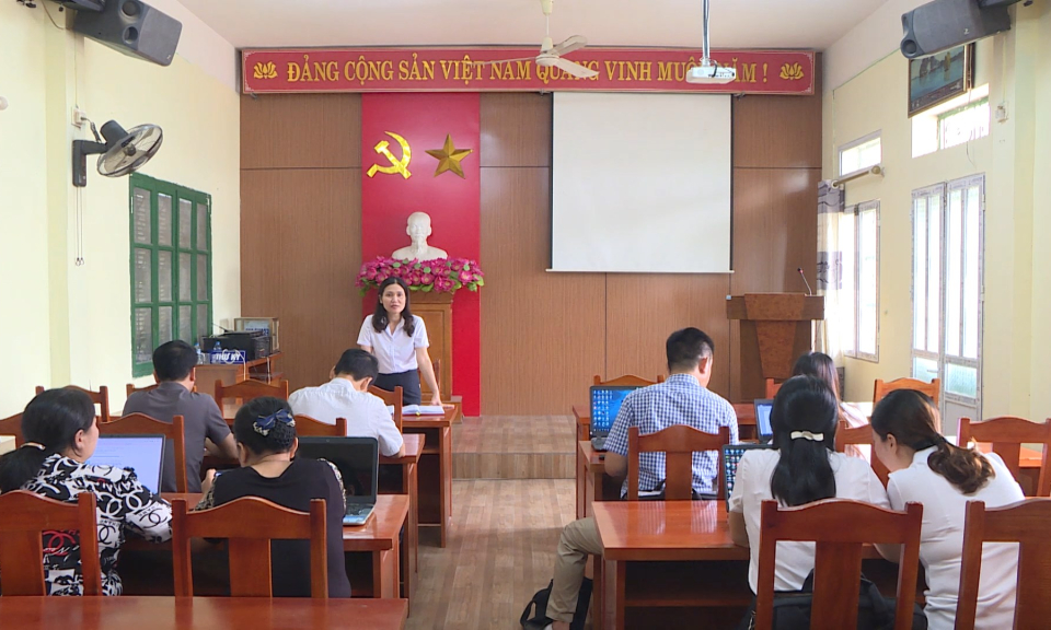 Gi&aacute;o dục v&agrave; đ&agrave;o tạo: Bất cập c&ocirc;ng t&aacute;c tập huấn, bồi dưỡng m&ocirc;n Gi&aacute;o dục địa phương cho gi&aacute;o vi&ecirc;n      