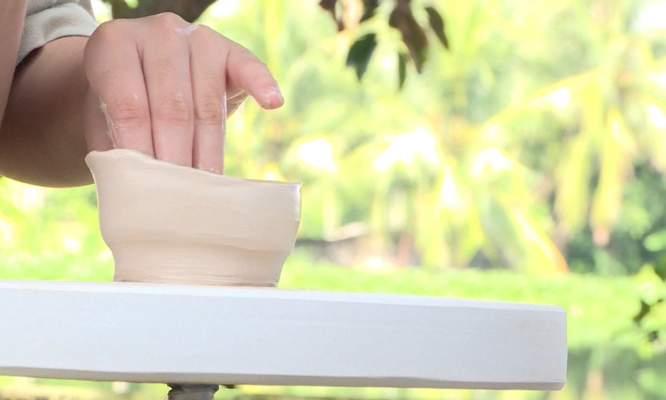 Trải nghiệm l&agrave;m gốm l&agrave;ng Dưỡng Động