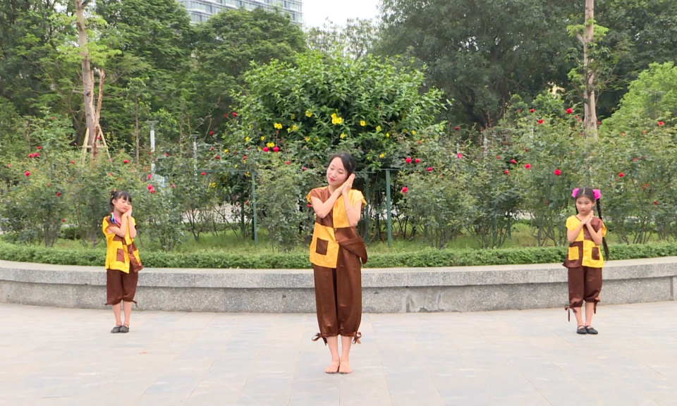 Măng non đất Cảng: Dạy nhảy: B&agrave;i ca t&ocirc;m c&aacute; 