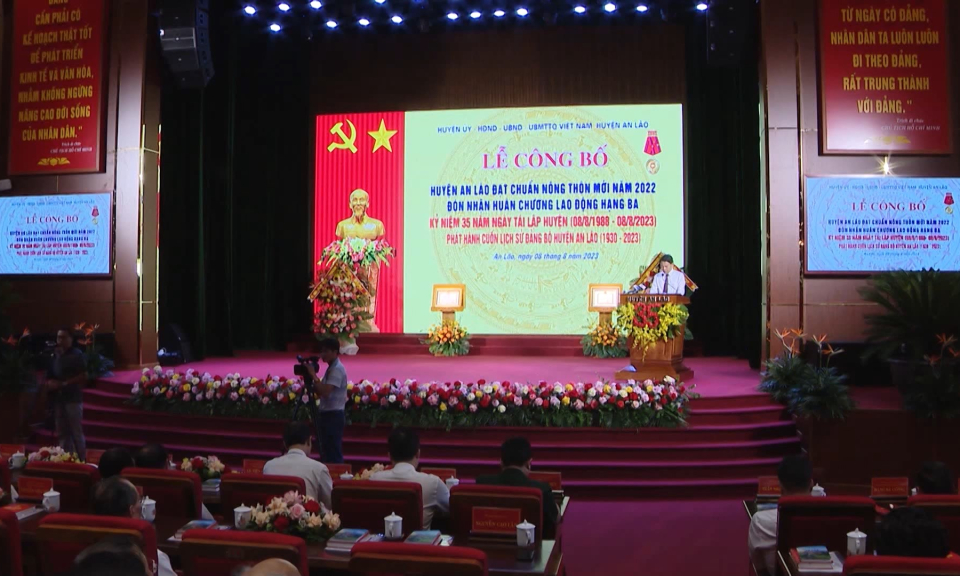 Lễ kỷ niệm 35 năm t&aacute;i lập huyện An L&atilde;o