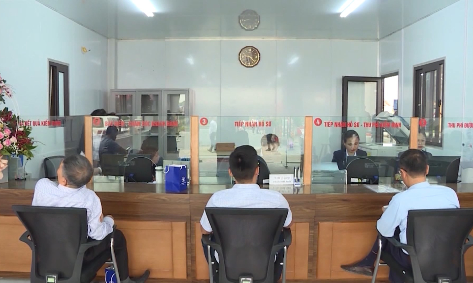 Người b&aacute;n xe kh&ocirc;ng nộp lại biển số, đăng k&yacute; sẽ bị phạt từ ng&agrave;y 15/8