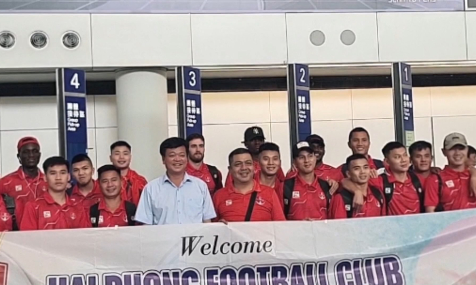 CLB b&oacute;ng đ&aacute; Hải Ph&ograve;ng l&ecirc;n đường sang Hong Kong (Trung Quốc) thi đấu