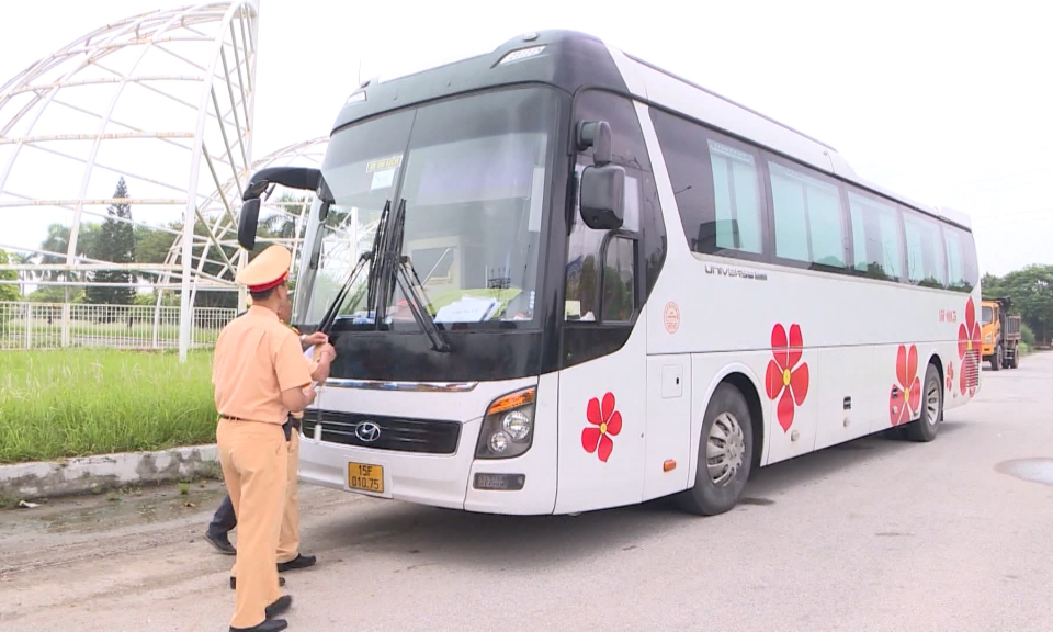 Hải Ph&ograve;ng tổng kiểm so&aacute;t xe kh&aacute;ch v&agrave; phương tiện vận tải h&agrave;ng h&oacute;a