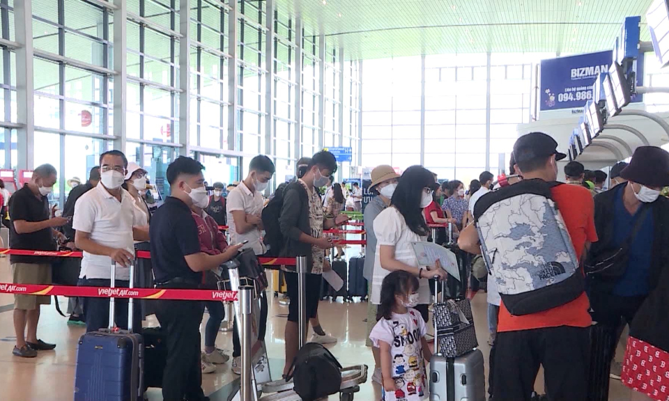 C&ocirc;ng d&acirc;n nhiều nước được n&acirc;ng thời hạn tạm tr&uacute; tại Việt Nam