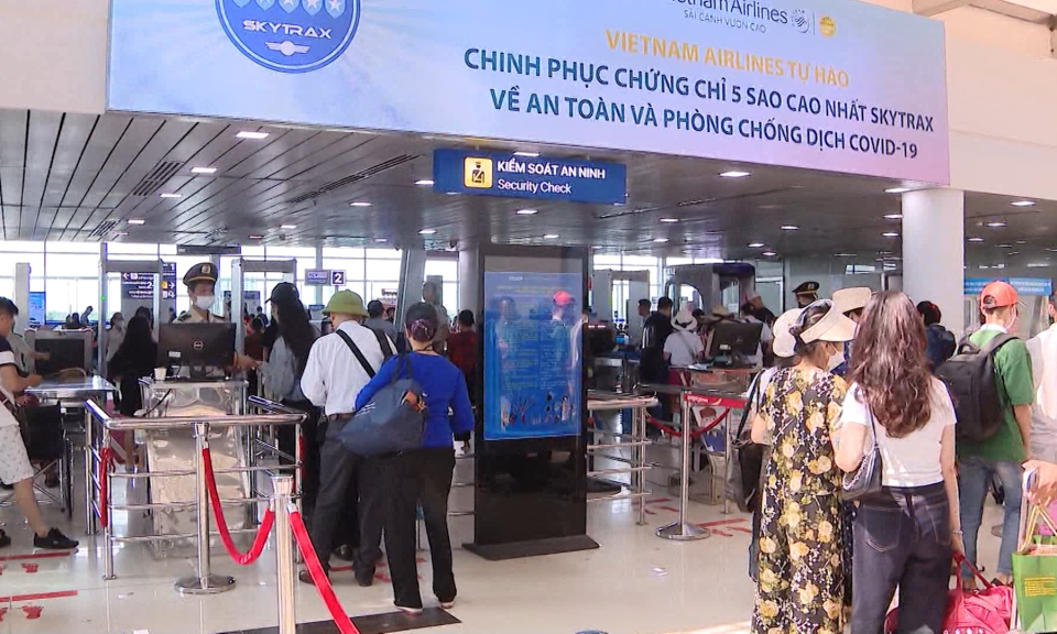 Vận tải h&agrave;nh kh&aacute;ch h&agrave;ng kh&ocirc;ng Việt Nam phục hồi mạnh