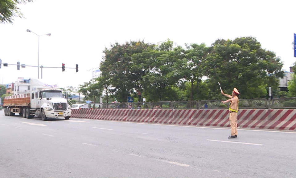 N&acirc;ng cao &yacute; thức chấp h&agrave;nh luật giao th&ocirc;ng trong vận tải h&agrave;nh kh&aacute;ch  