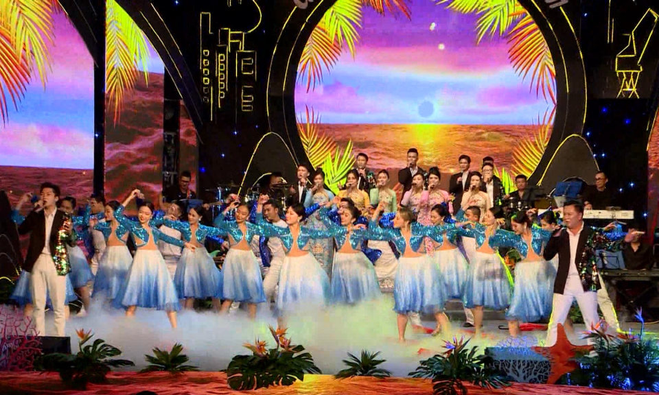 Ấn tượng chương tr&igrave;nh s&acirc;n khấu truyền h&igrave;nh &ldquo;Giai điệu miền cửa biển&rdquo;