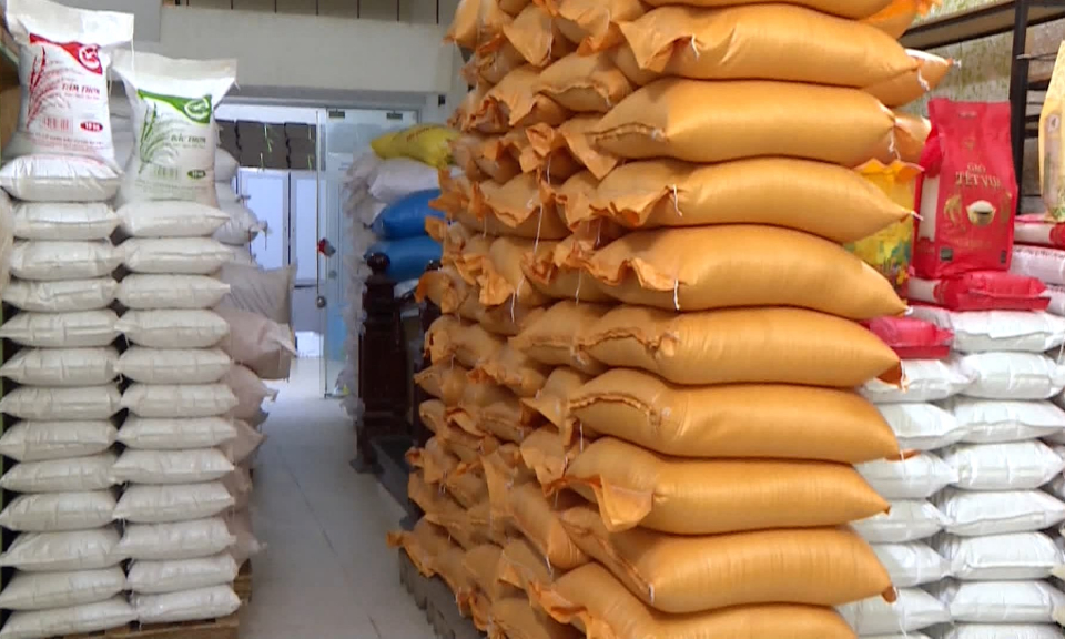 Gi&aacute; gạo xuất khẩu nhiều biến động