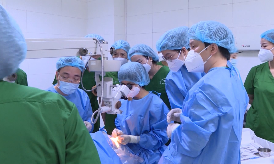 Ứng dụng kỹ thuật cao chuy&ecirc;n s&acirc;u trong kh&aacute;m chữa bệnh