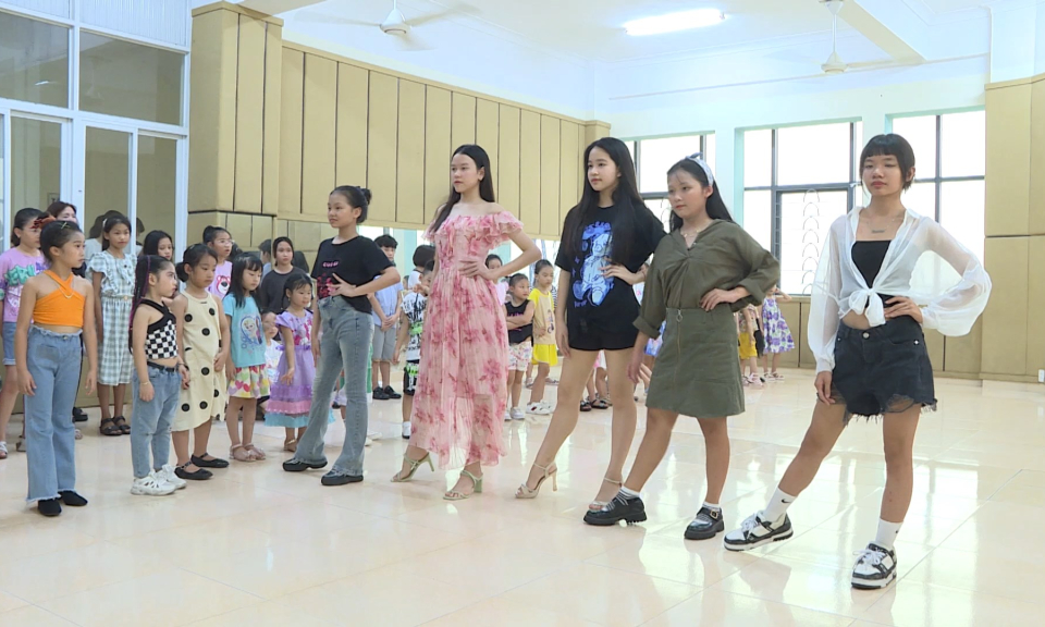 Điểm nhấn 365: Sức h&uacute;t từ những lớp đ&agrave;o tạo mẫu nh&iacute; tại Hải Ph&ograve;ng