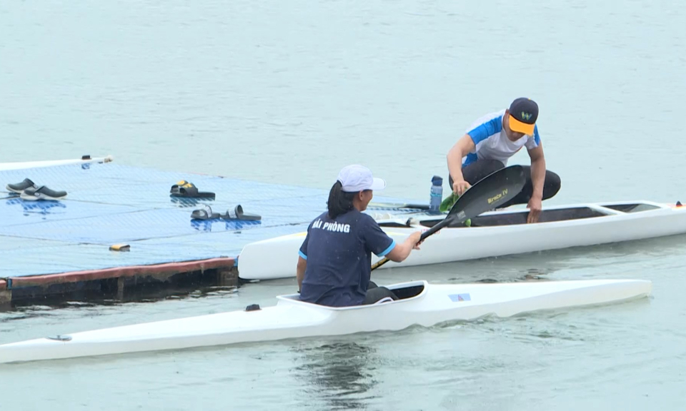 Cận cảnh: Đua thuyền Hải Ph&ograve;ng trẻ h&oacute;a lực lượng