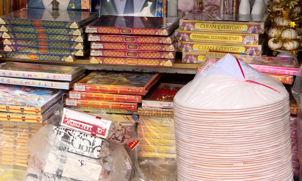 Gi&aacute; cả h&agrave;ng h&oacute;a phục vụ c&uacute;ng rằm th&aacute;ng 7 tương đối ổn định