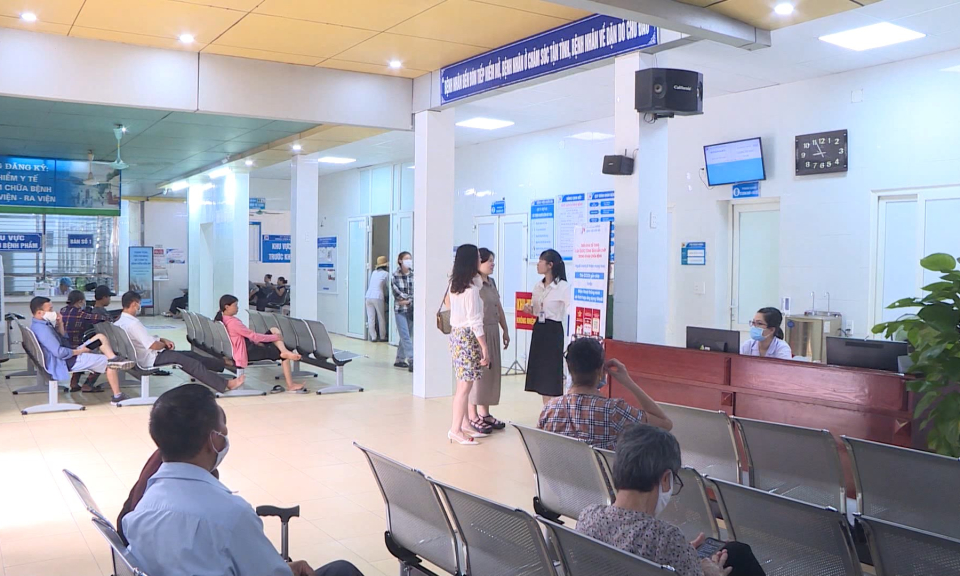 Quy định mới về khung gi&aacute; kh&aacute;m chữa bệnh theo y&ecirc;u cầu