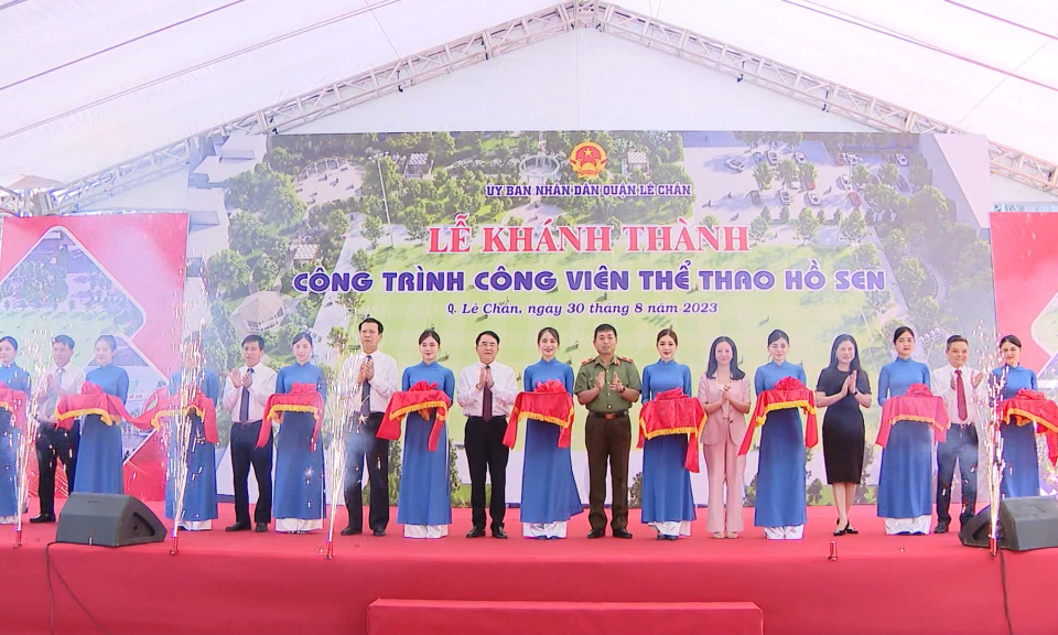 Kh&aacute;nh th&agrave;nh c&ocirc;ng tr&igrave;nh c&ocirc;ng vi&ecirc;n thể thao Hồ Sen 