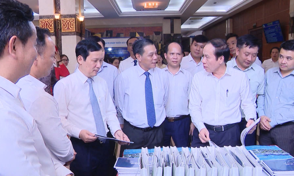 Li&ecirc;n kết ph&aacute;t triển khu c&ocirc;ng nghiệp trục cao tốc ph&iacute;a Đ&ocirc;ng