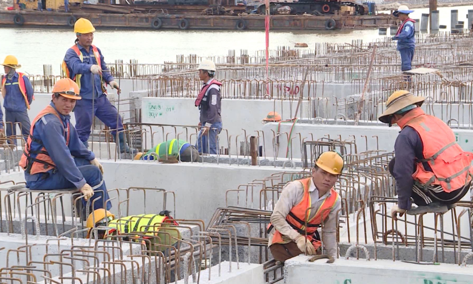 Duy tr&igrave; nhịp thi c&ocirc;ng tr&ecirc;n c&ocirc;ng tr&igrave;nh trọng điểm dịp 2.9