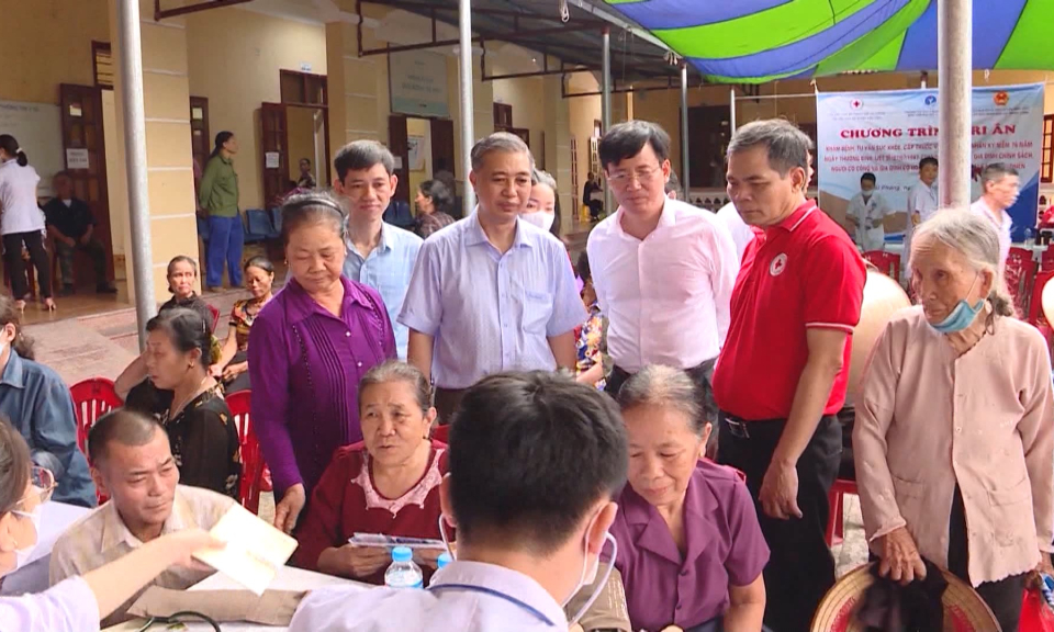 Chương tr&igrave;nh kh&aacute;m bệnh nh&acirc;n đạo