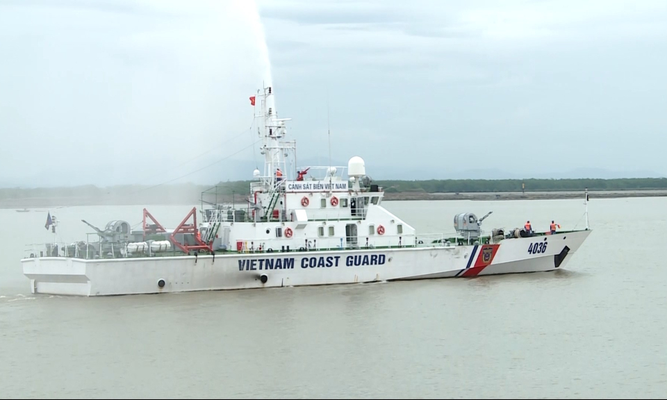 An ninh biển đảo: Hiệu quả c&ocirc;ng t&aacute;c diễn tập t&igrave;m kiếm, cứu hộ cứu nạn v&agrave; ứng ph&oacute; sự cố tr&agrave;n dầu tr&ecirc;n biển