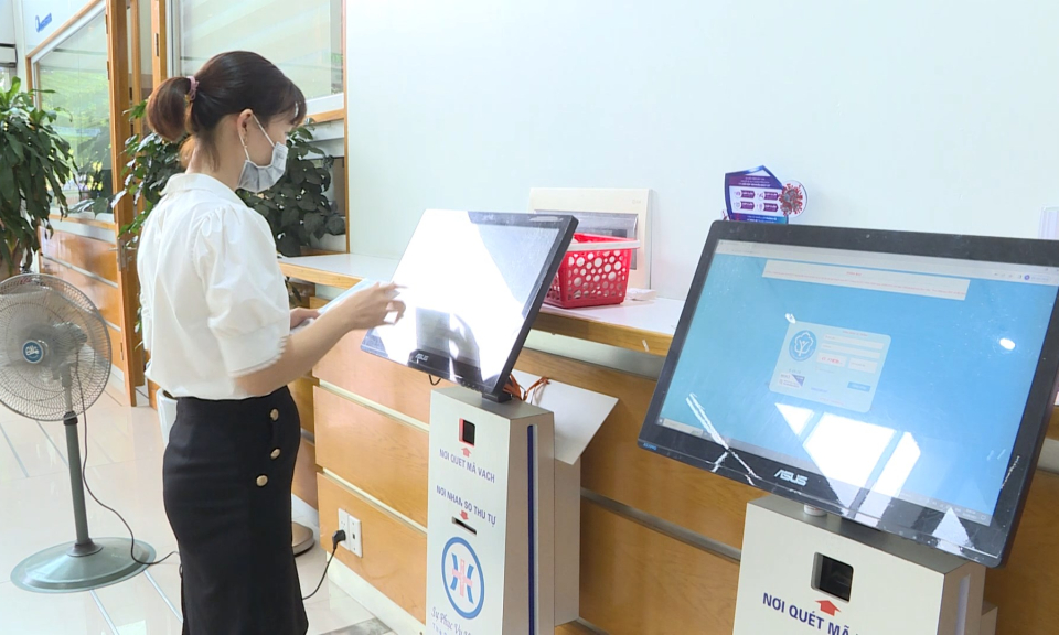 Chuyển đổi số: Ứng dụng chuyển đổi số x&acirc;y dựng bệnh viện th&ocirc;ng minh