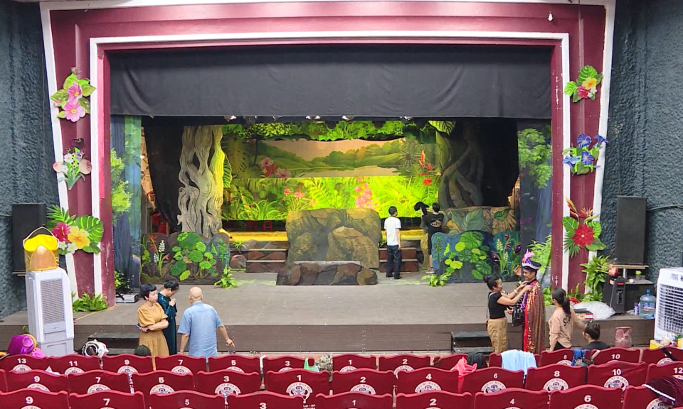 Chuẩn bị S&acirc;n khấu truyền h&igrave;nh th&aacute;ng 9