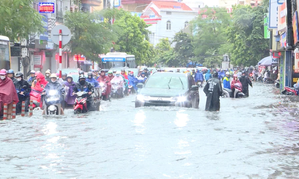 Nhiều th&aacute;ch thức đối với vấn đề tho&aacute;t nước của th&agrave;nh phố