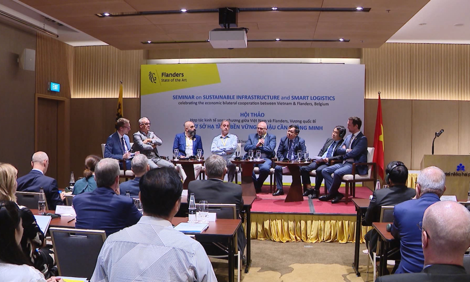 Hội thảo ph&aacute;t triển hạ tầng bền vững v&agrave; hậu cần th&ocirc;ng minh