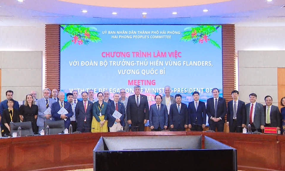 B&iacute; thư Th&agrave;nh ủy tiếp v&agrave; l&agrave;m việc với Bộ trưởng - Thủ hiến v&ugrave;ng Flanders, Vương quốc Bỉ