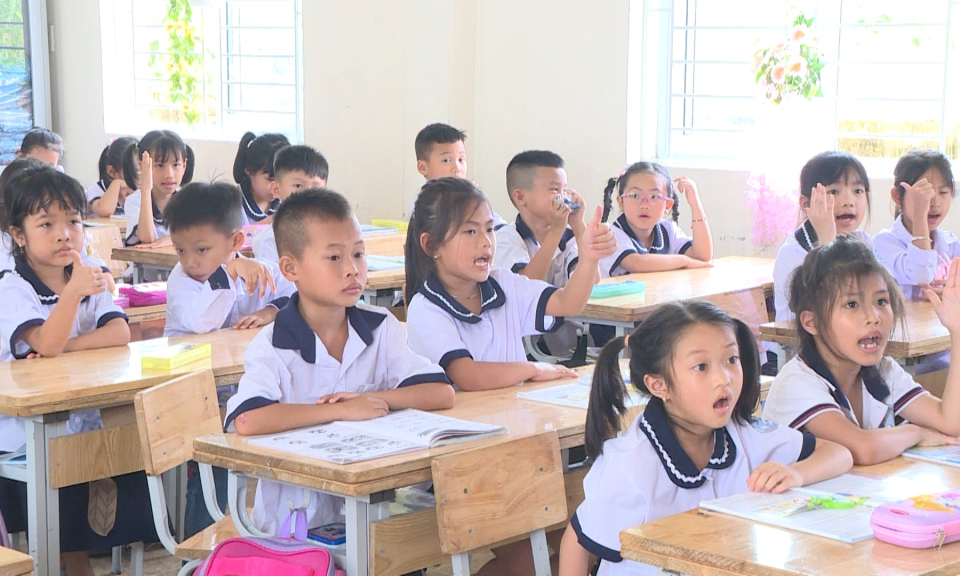 An ninh biển đảo: N&acirc;ng đỡ ước mơ cho con em miền biển      