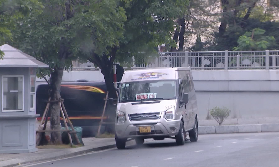 Đề xuất bổ sung quy định ngăn xe hợp đồng tr&aacute; h&igrave;nh tuyến cố định