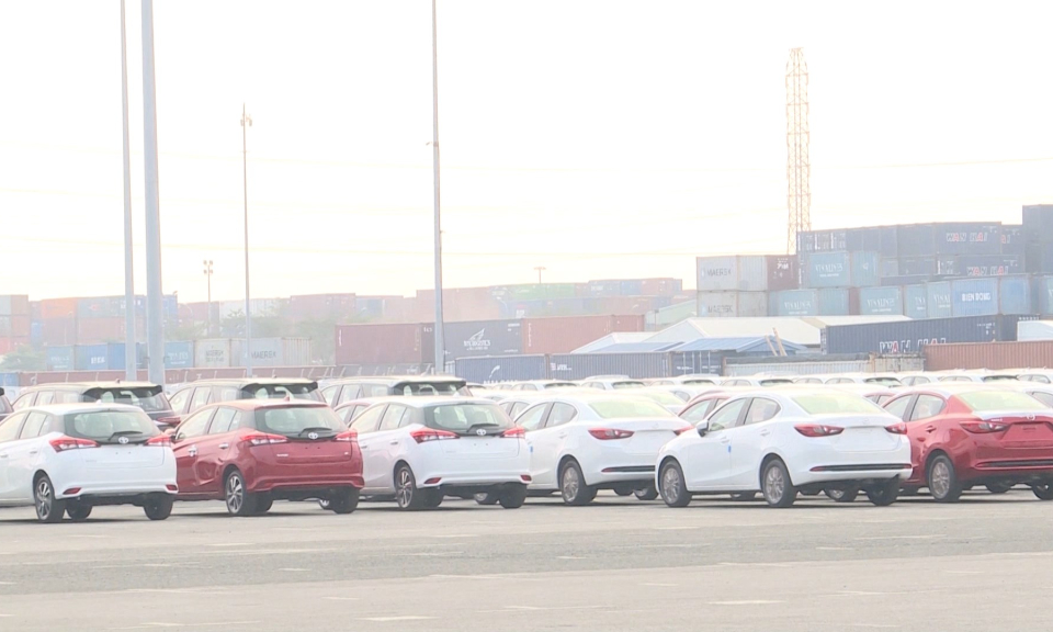 &Ocirc; t&ocirc; nhập khẩu giảm mạnh trong th&aacute;ng 8